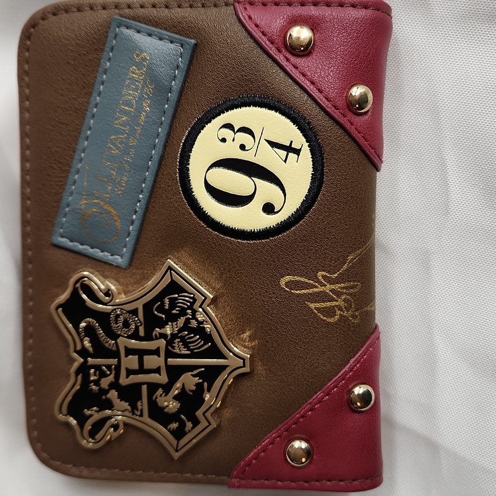 Harry Potter Womans Bifold Wallet - Picture 2 of 6